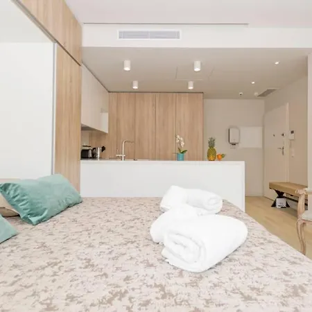 Apartment Studio With Garage - Liberdade 40 - Wi-fi & A/c *